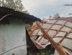 Puting Beliung Terjang Desa Paniaran, Tujuh Rumah Warga Rusak