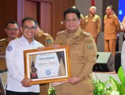 Launching UHC Prioritas, Vandiko: Warga Samosir Berobat Gratis Cukup dengan KTP