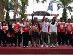 Meriahkan Peringatan Hari Pahlawan, Wali Kota Tebing Lepas Ratusan Peserta Fun Run dan Car Free Day