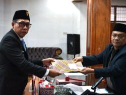 Bupati Taput Sampaikan Nota Jawaban Atas Pandangan Fraksi DPRD Terkait Ranperda APBD 2026