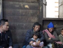 Bupati Humbang Hasundutan Melayat ke Rumah Duka Dua Anak Korban Tenggelam di Pollung