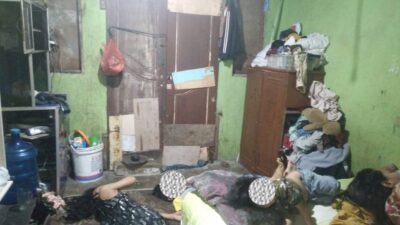 Menumpang di Bekas Pos Meter, Warga Lingkungan 13 Kelurahan TSM III Mengaku Tak Pernah Terima Bansos