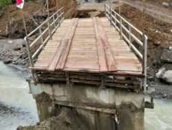 Jembatan Baru Sampetua–Batunagodang Siatas Rusak Diterjang Hujan Lebat
