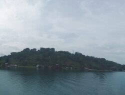 Objek Wisata Pulau Sibandang Nun Indah Tak Pernah Berisik