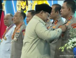 Presiden Prabowo Anugerahkan Satyalancana Wira Karya kepada Kapolda Sumut