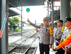 Wakapolda Sumut Tinjau Pelayanan Stasiun Kereta Api Medan 