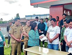 Bupati Humbahas : Serahkan Bantuan Stimulan 18 KK Onan Ganjang-Sijamapolang