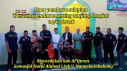 Safari Ramadhan, DPAC Pendawa Salapian Infaqkan Al-Qur’an ke BKM Masjid Nurul Ahmad