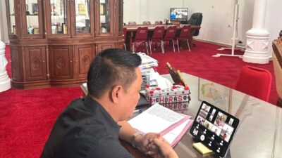 Vidcon Bupati Humbahas Oloan P Nababan dengan ketua DEN (Foto.dok.Instrumentasi.com)