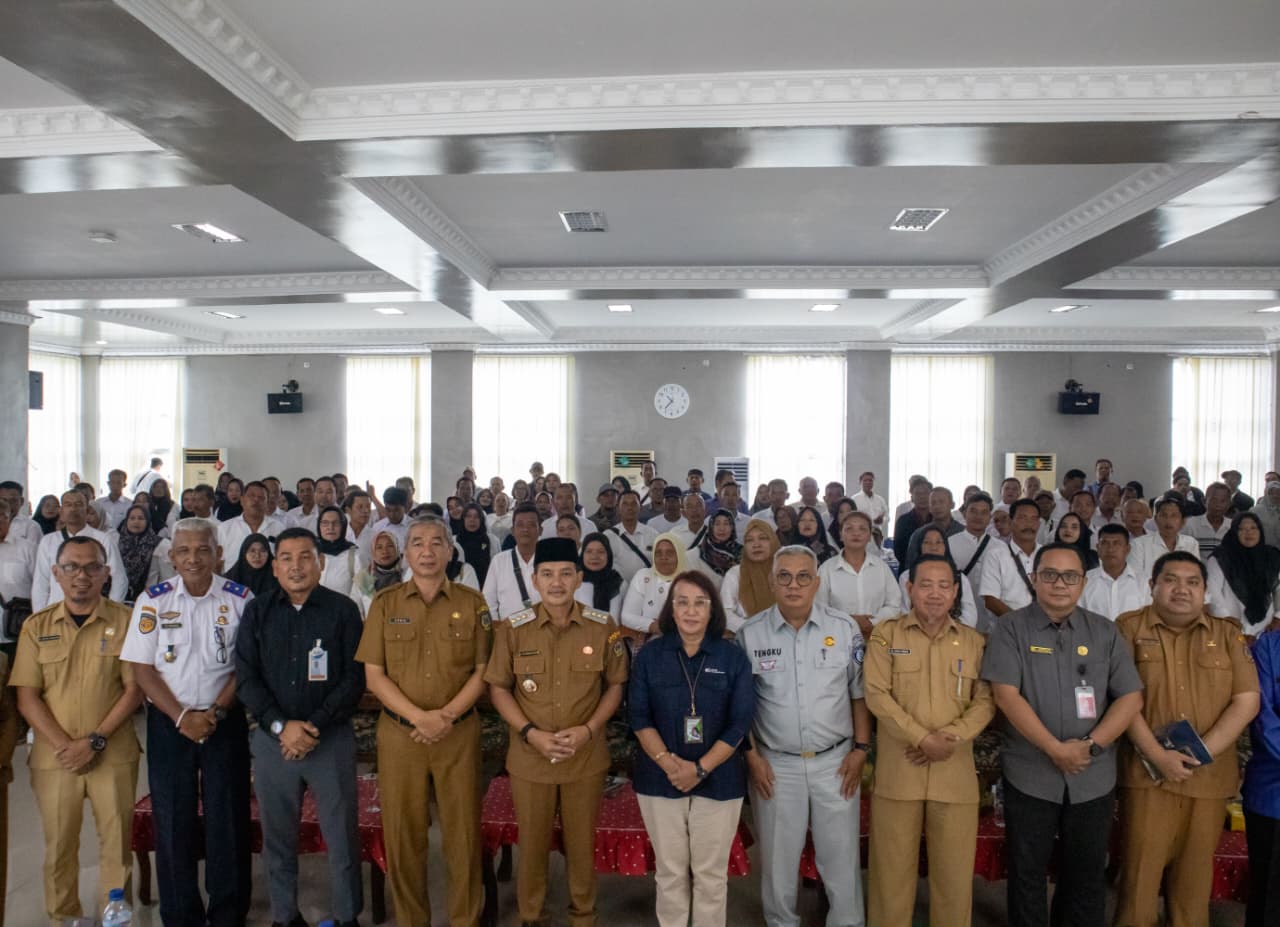 . Iman Irdian Saragih, memberikan instruksi tegas kepada seluruh Kepala Lingkungan (Kepling) se-Kota Tebing Tinggi untuk melakukan pendataan ulang terhadap masyarakat penerima bantuan sosial (bansos).