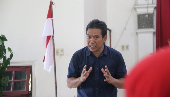 Inisiator Kongres Perdamaian Dunia, Sutrisno Pangaribuan, menilai laporan polisi oleh organisasi masyarakat Kristen terhadap Muhammad Jusuf Kalla sarat kepentingan politik dan berujung antiklimaks.