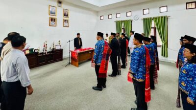 Sekretaris Daerah Kabupaten (Sekdakab) Chiristison Rudianto. Marbun, Mpd melantik sejumlah pejabat administrator dan pengawas di lingkungan Pemerintah Kabupaten (Pemkab) Humbang Hasundutan (Humbahas).