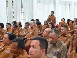 Bupati Humbang Hasundutan (Humbahas) Dr. Oloan Paniaran Nababan menggelar rapat evaluasi kinerja pejabat eselon III di Ruang Inspirasi, Pada Senin (11/5/2026)
