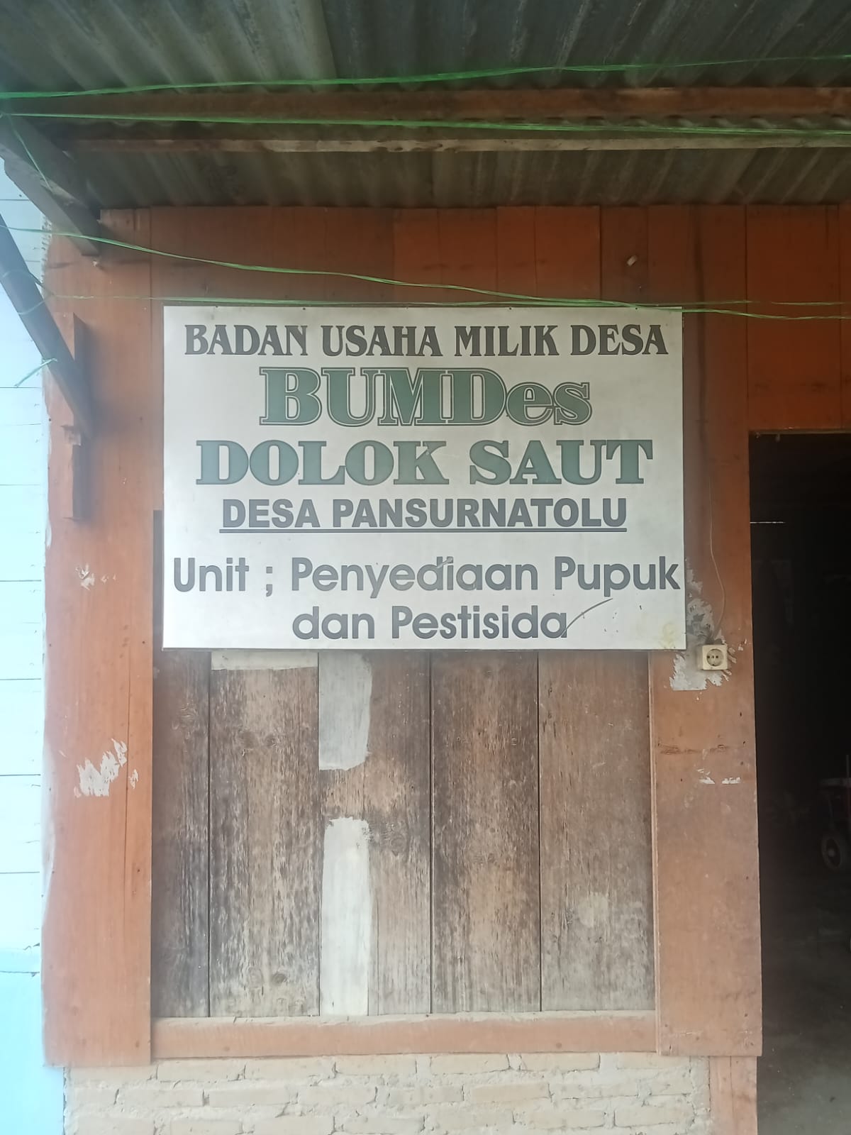 Kantor Bumdes Dolok Saut di Desa Pansur Natolu,Kecamatan Pangaribuan .