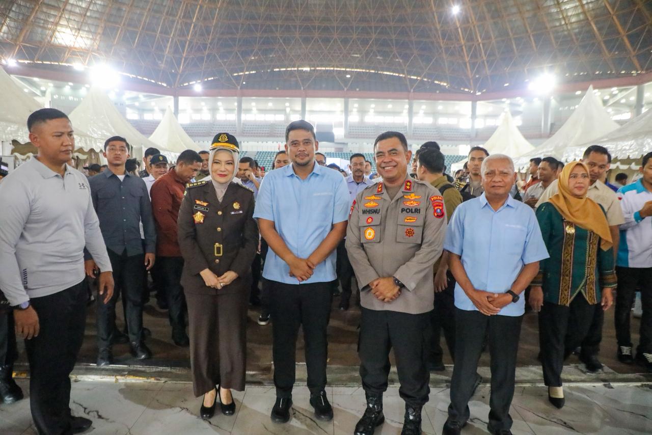 Kepolisian Daerah Sumatera Utara (Polda Sumut) memastikan peringatan Hari Buruh Internasional (May Day) 2026 berlangsung aman, tertib, dan penuh pelayanan kepada masyarakat, digelar di Gedung Serbaguna Provsu/Astaka Pancing, Jumat (01/5/2026),