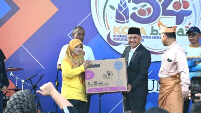 Heru Mardiansyah Dirut PT Bank Sumut (Perseroda) hadir ditengah perayaan HUT kota Binjai dan mendukung melalui pemberian lucky draw berhadiah