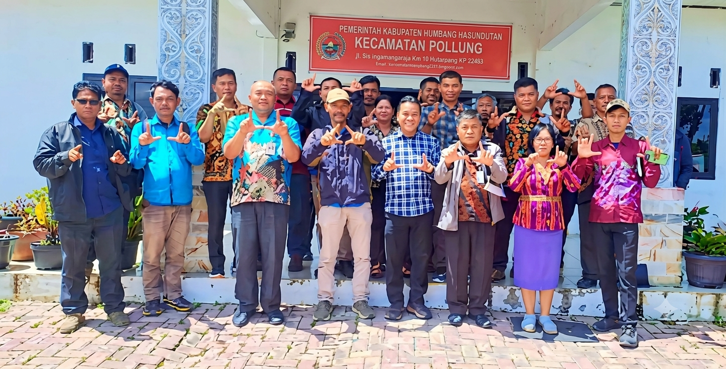 Asisten Pemerintahan dan Kesra Sabar H. Purba membuka forum di Kecamatan Pollung. Kabag Hukum Syahrizal Simamora, Sekcam Pollung Rosaline Silaban, Kasubbag Bantuan Hukum Dimpu Dolok Marbun, serta Pengacara Profesional Maruli Purba, S.H., M.H. ikut hadir sebagai narasumber.