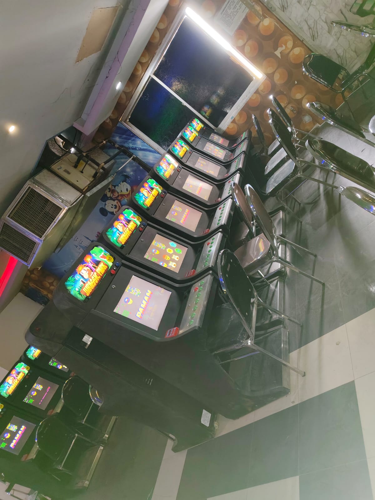 Praktik perjudian jenis gelper tembak ikan dan kasino serta slot di kawasan Plaza 88, Jalan Riau, Kecamatan Senapelan, Kota Pekanbaru, kembali menjadi sorotan publik, Senin (08/06/2026).