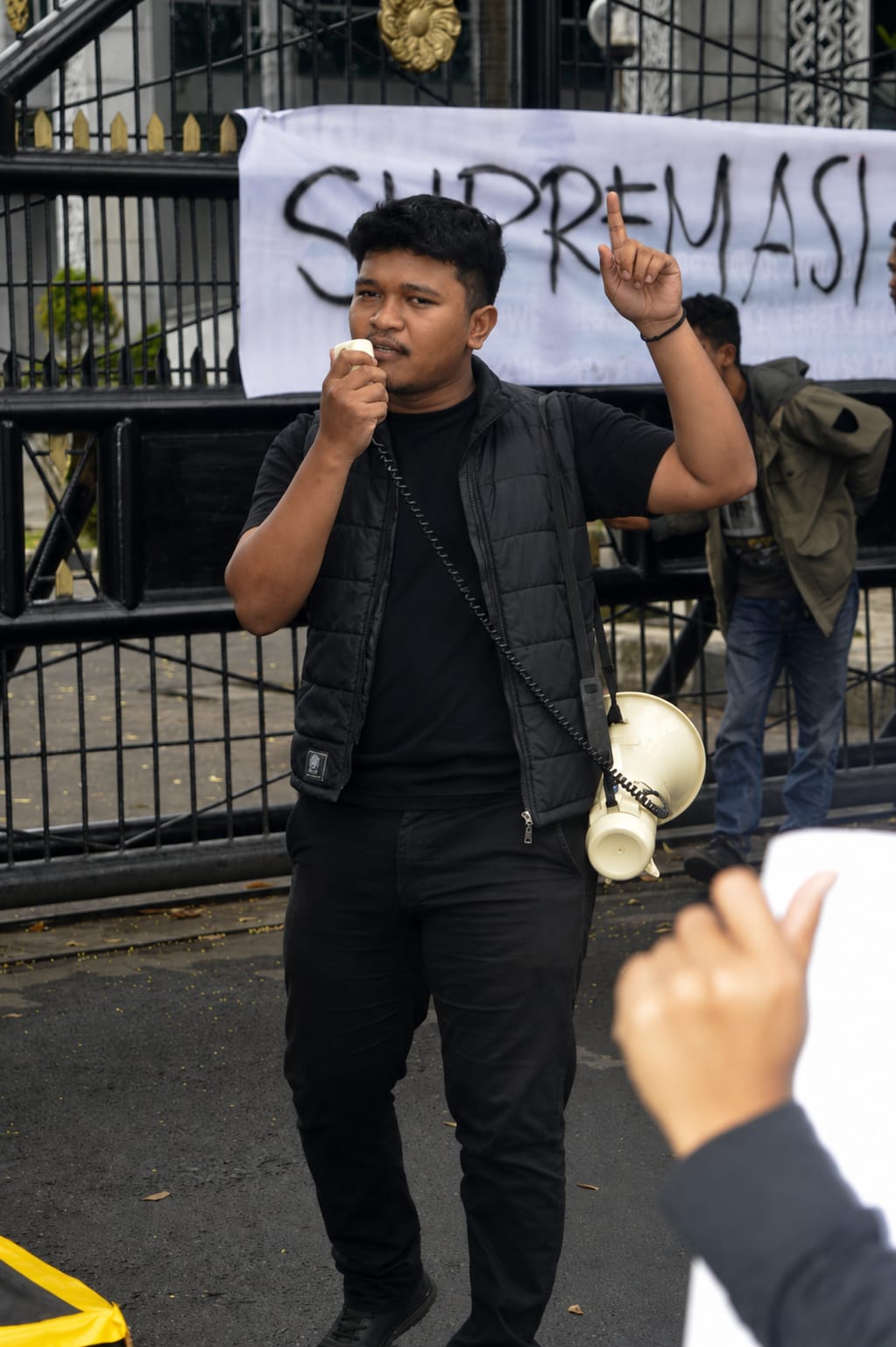 Front Demokrasi Rakyat (FDR) mengangkat ke permukaan dugaan pemberian dana kepada mahasiswa Badan Eksekutif Mahasiswa Universitas Bung Karno (BEM UBK).