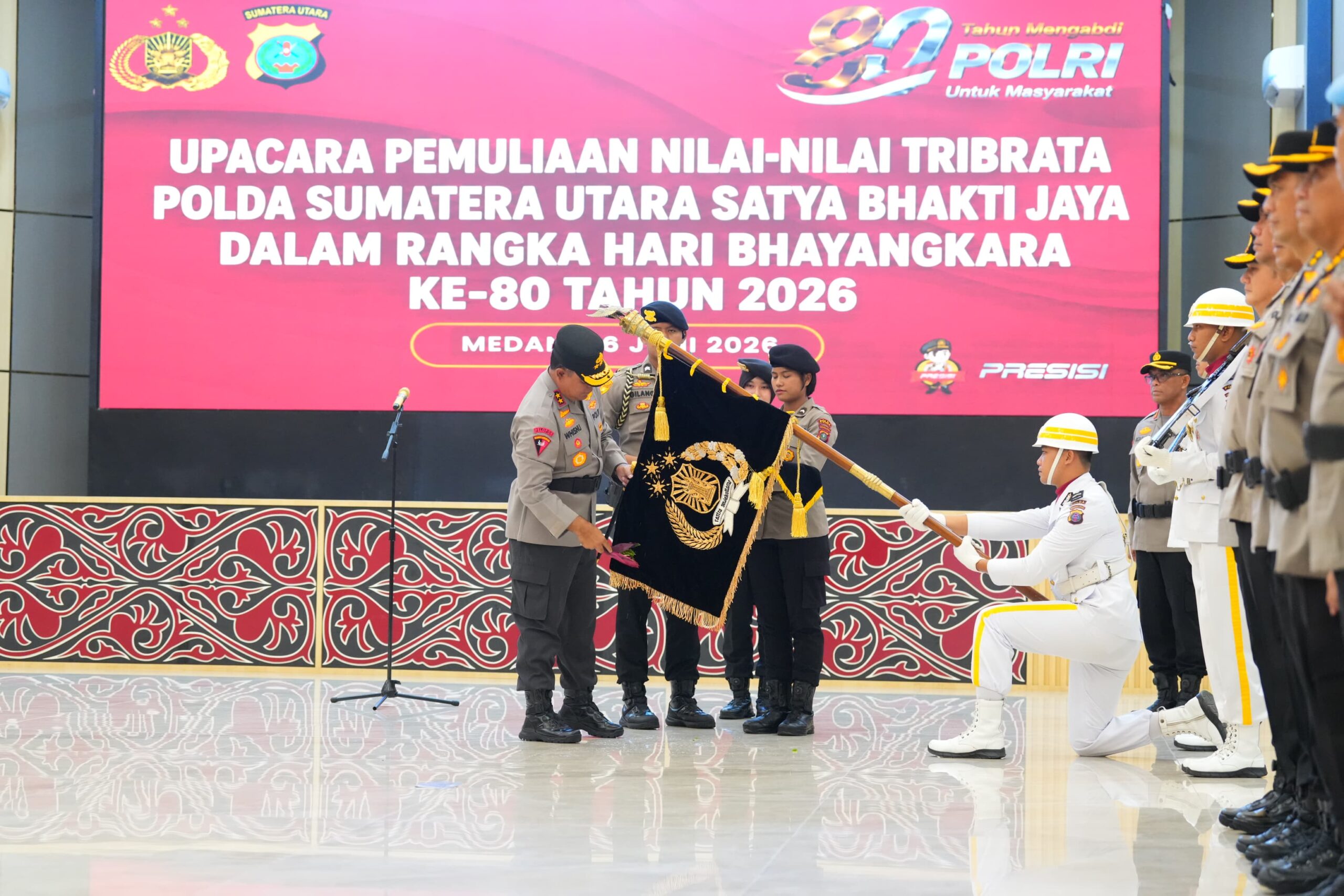 Polda Sumatera Utara menggelar Upacara Pemuliaan Nilai-Nilai Tribrata "Satya Bhakti Jaya" di Aula Tribrata Lantai 1 Mapolda Sumut, Jumat (26/6/2026)