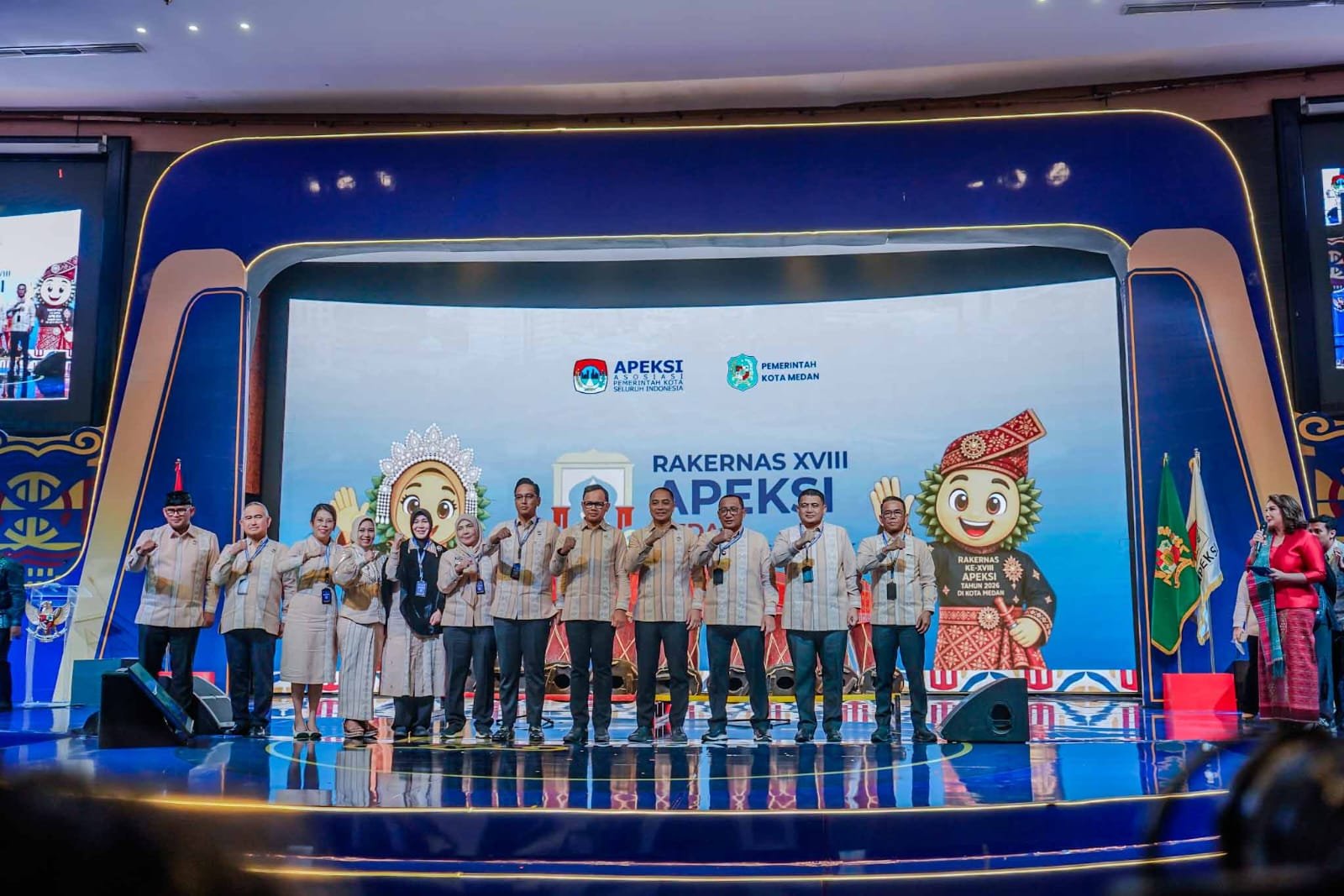 Rico Waas saat membuka Rakernas XVIII APEKSI di Grand City Hall Medan, Rabu (1/7/2026) malam