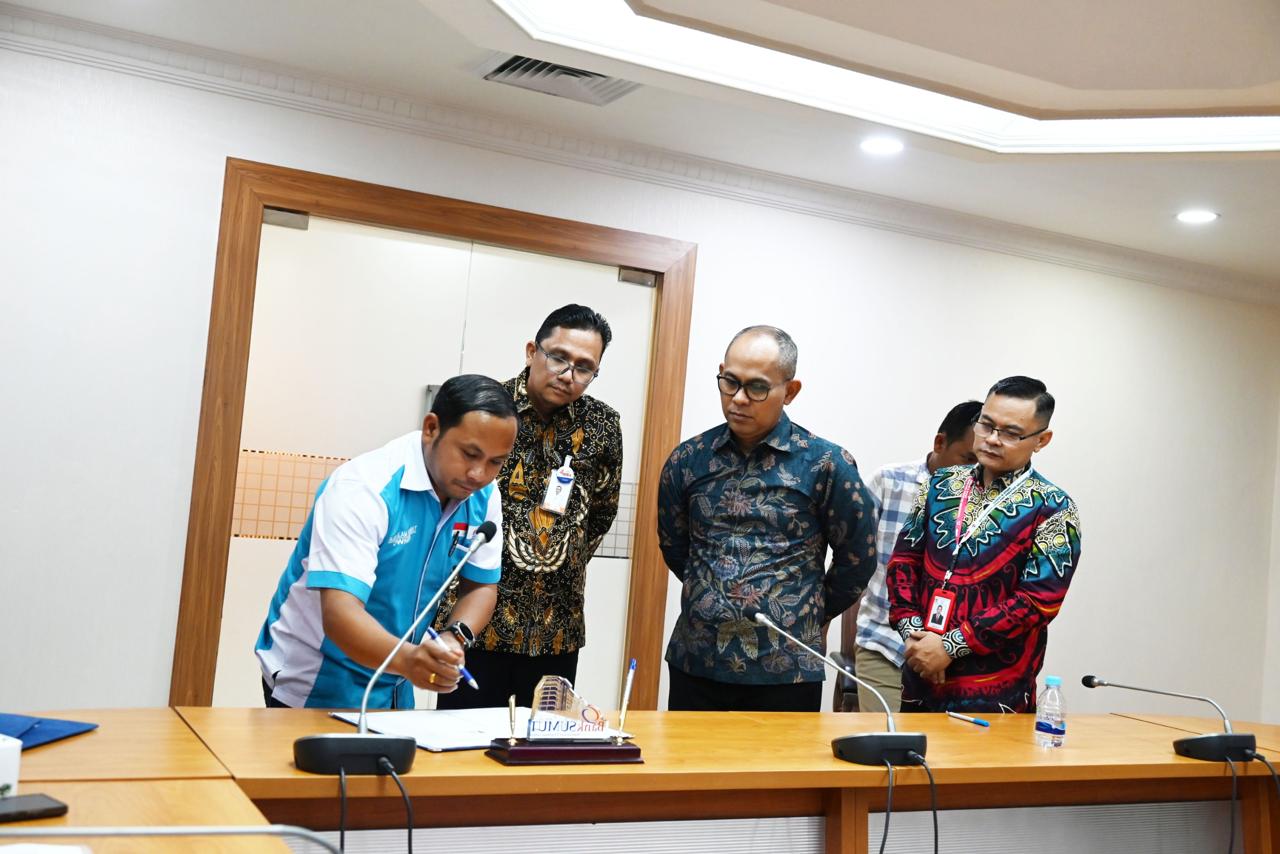 Kerapatan Adat Kesulthanan Negeri Langkat melakukan audiensi dengan Wakil Ketua DPRD Sumut Ricky Anthony. Pertemuan berlangsung pada Rabu (22/7/2026) pagi di Kantor DPRD Sumut.