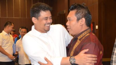 Gubernur Sumatera Utara Bobby Nasution kembali menunjukkan sikap “baper” dengan meninggalkan ruang rapat paripurna DPRDSU. Bobby meninggalkan Rapat Paripurna tanpa izin kepada Pimpinan DPRDSU pada Selasa (21/7/2026).