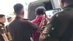 Main Judi Pakai Uang Desa! Kades Nagasaribu II Digelandang Kejari Humbahas