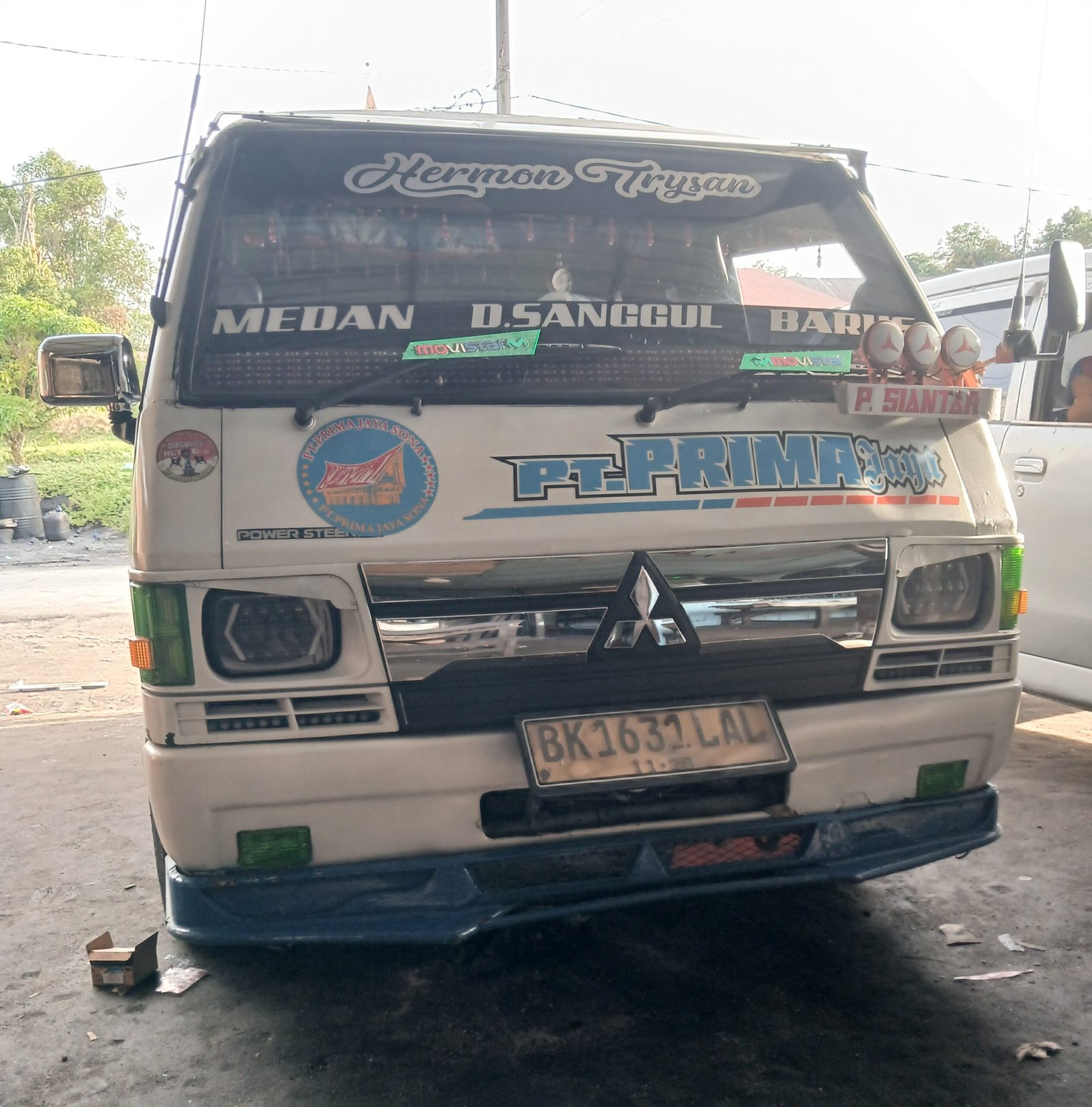 Bus Parimas Jaya langsung diservis bengkel Gunawan di Parbotihan Kecamatan Onan Ganjang Kabupaten Humbang Hasundutan Kamis 20 Agustus 2026 (Foto: Grandpa/Instrumentasi.com