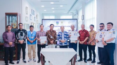 Pemerintah Kota (Pemko) Tebing Tinggi secara resmi menyepakati langkah efisiensi energi berkelanjutan bersama PT PLN Persero UP3 Pematangsiantar. Kesepakatan itu ditandai dengan penandatanganan Berita Acara Perhitungan Selisih Daya Terpasang di Ruang Utama Lantai 4 Kantor Wali Kota, Kamis (30/7/2026).