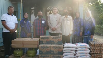Rumah Sunardi dan Misno Terbakar, Ricky Anthony Hadir Bawa Bantuan