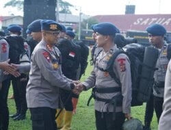 Gunung Sinabung Erupsi, Polda Sumut Siagakan 100 Personel Brimob dan Peralatan Pendukung