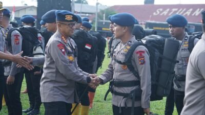 Gunung Sinabung Erupsi, Polda Sumut Siagakan 100 Personel Brimob dan Peralatan Pendukung