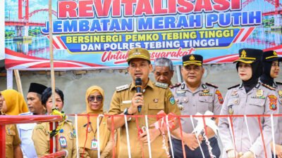 Permudah Akses Warga Kelurahan Mandailing, Wali Kota dan Kapolres Tebing Tinggi Resmikan Jembatan Merah Putih