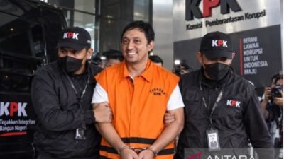 Komisi Pemberantasan Korupsi (KPK) menetapkan delapan orang sebagai tersangka dalam kasus dugaan suap pengurusan Hak Guna Bangunan