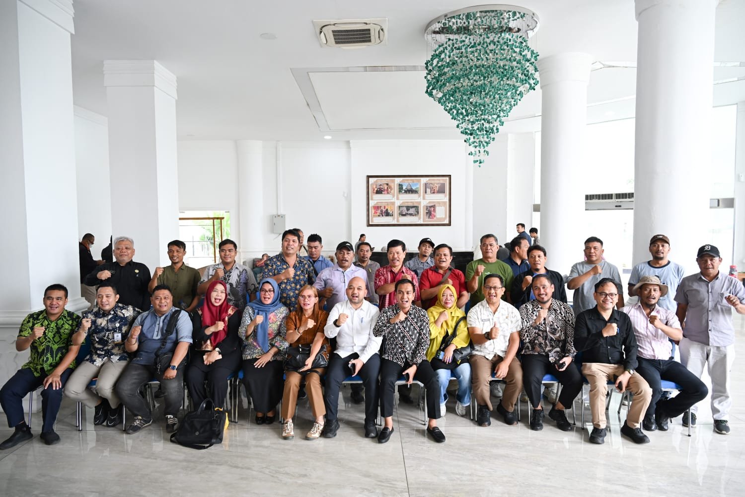 Plt Kepala Biro Adpim Setdaprov Sumut Reza Prima Kurniawan jelaskan transformasi digital tata kelola administrasi pimpinan melalui aplikasi SIMANTAP Sumut. FOTO: Diskominfo Sumut.