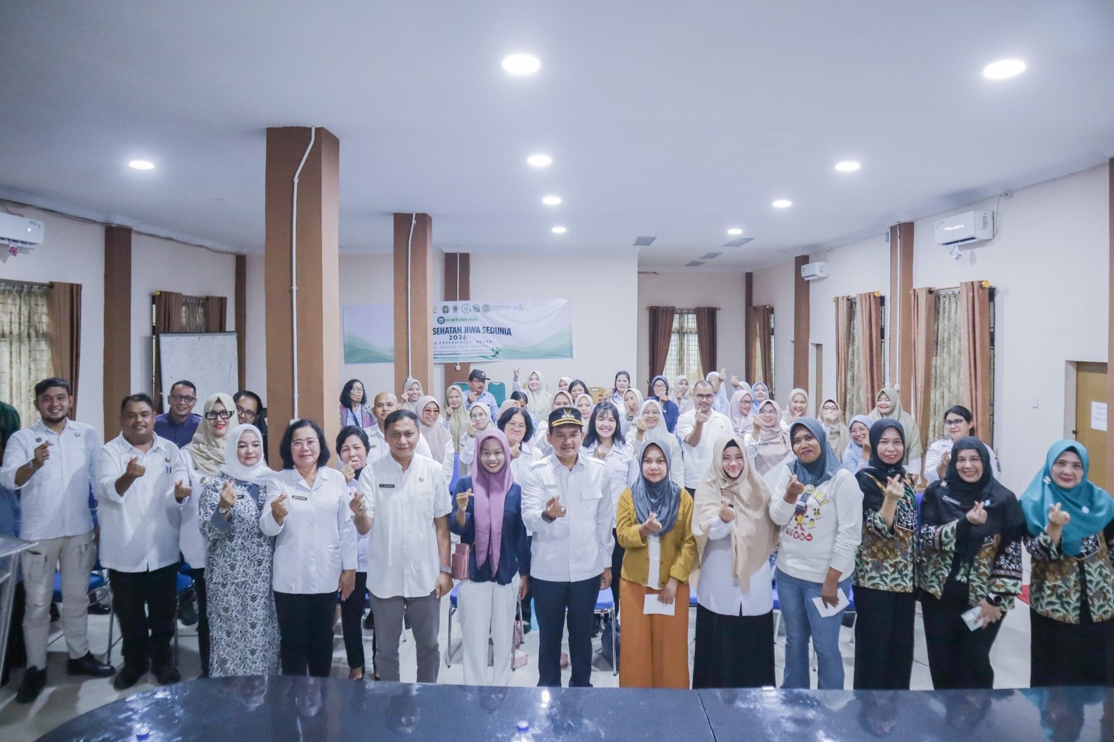 Wali Kota Tebing Tinggi H. Iman Irdian Saragih, saat memberikan arahan pada peringatan, Hari Kontrasepsi Sedunia di Aula, RSUD dr. H. Kumpulan Pane, Rabu (30/9/2026).