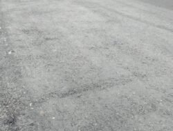 Proyek Jalan Rp17,6 M di Pakpak Bharat Disorot, Hotmix Berongga dan Terkelupas