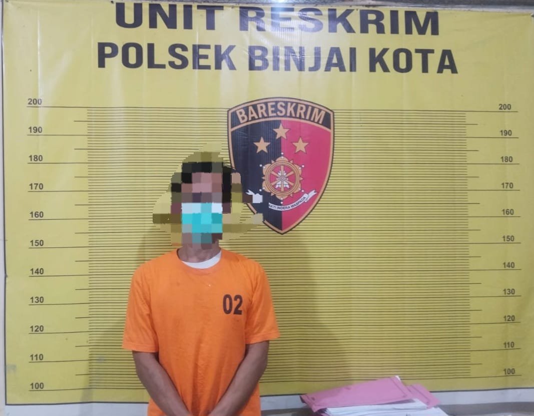 Polsek Binjai Kota amankan pria berinisial R terduga pencurian di Perguruan Taman Siswa Binjai, barang bukti loudspeaker disita, Selasa (20/10/2026).