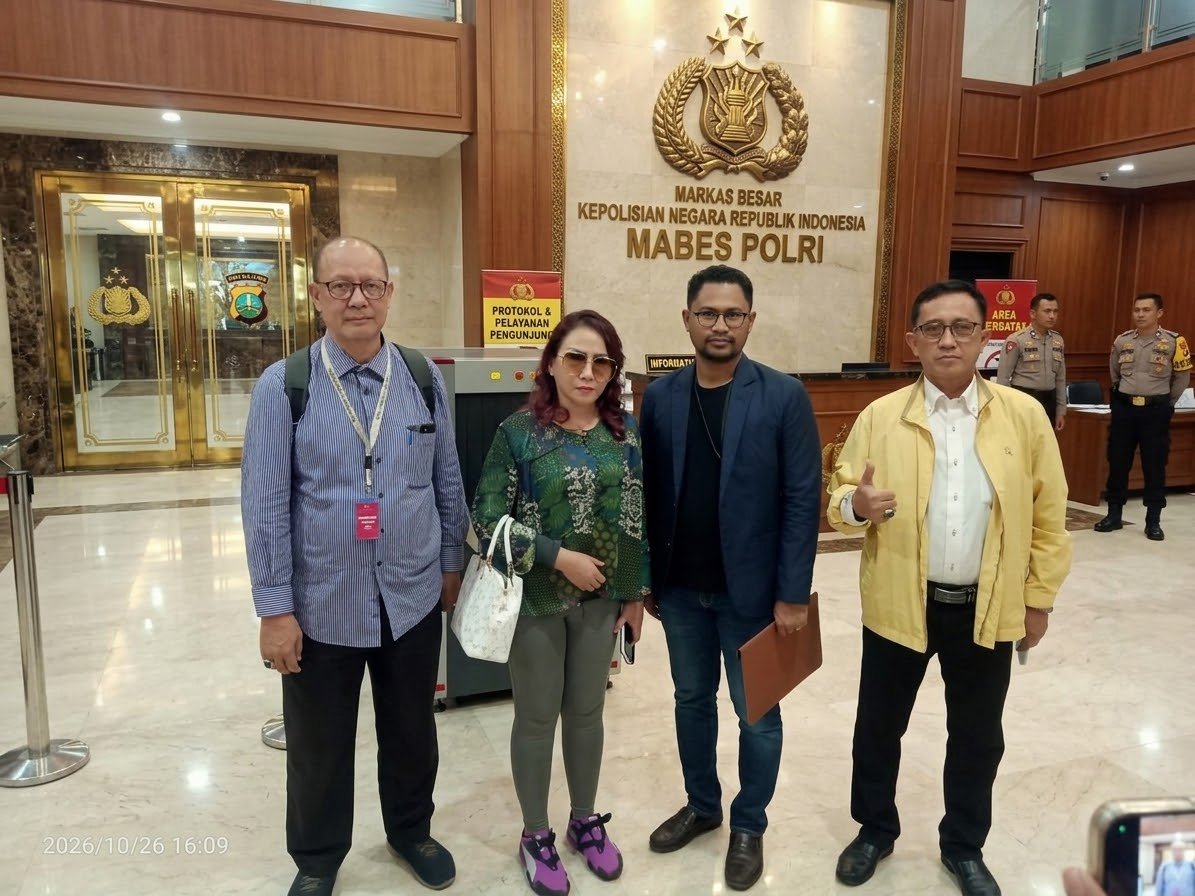 Senin, 26 Oktober 2026, Jakarta – Tim kuasa hukum OLH ibu korban kasus dugaan paspor ganda anak temui Kanit III AKBP Evri Susanto di Mabes Polri untuk desak evaluasi penyidik Iptu Dobi dan kepastian SP2HP.
